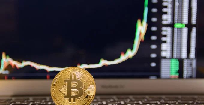 Giá bitcoin: Cờ kỹ thuật hét lên ‘Mua!’ khi thị trường gần mức chính