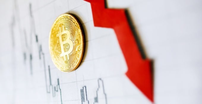 Khối lượng giao dịch Bitcoin giảm xuống mức 2 năm trong tháng 3 khi giá tăng 75%