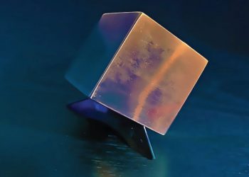 Nhà đầu tư bỏ tiền mua khối Vonfram NFT giá hàng trăm nghìn USD