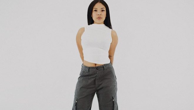 Cô gái 24 tuổi kiếm hơn 300.000 USD nhờ bán NFT